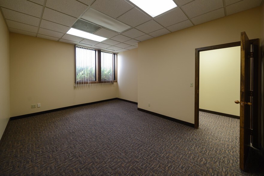 More Photos Of 1601 Lewis Ave, Billings Office For Lease