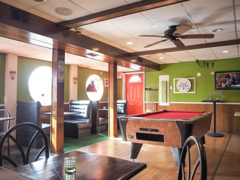 More Photos Of 1 Wall St, Cromwell Restaurant For Sale