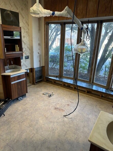 More Photos Of 6244 Poplar Ave, Memphis Medical For Sale