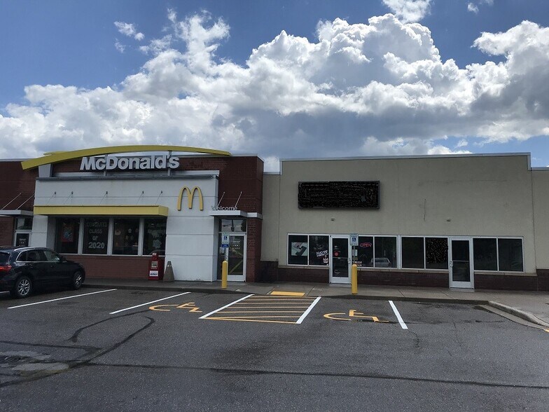 More Photos Of 2000 17th Ave, Bloomer Storefront Retail Office For Lease