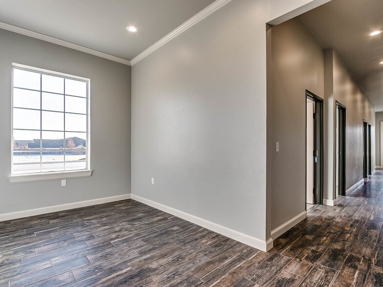 More Photos Of 2232 NW 36th Ave, Norman Office For Sale