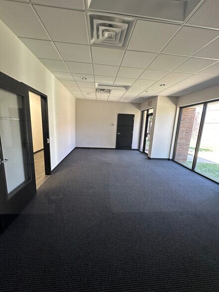 More Photos Of 7100 N Classen Blvd, Oklahoma City Office For Lease