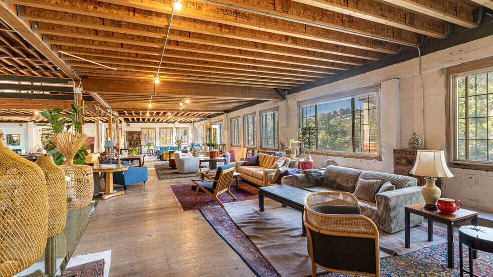 More Photos Of 593-599 Valencia St, San Francisco Storefront Retail Office For Sale