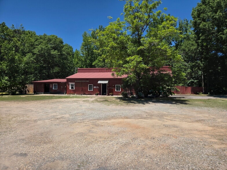 Primary Photo Of 5531 Macon Hwy, Bishop General Retail For Sale