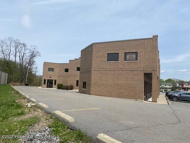 More Photos Of 1300 Wheeler Ave, Dunmore Office For Lease