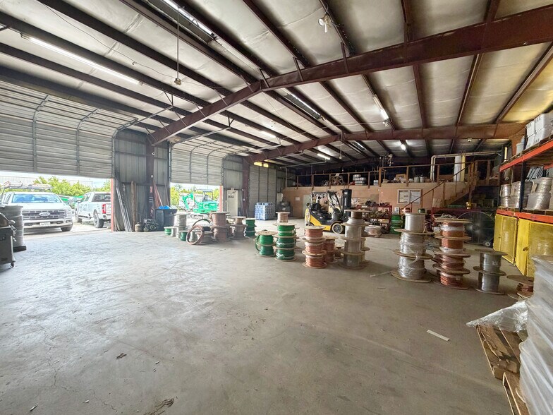 More Photos Of 27921 Highway Blvd, Katy Warehouse For Sale