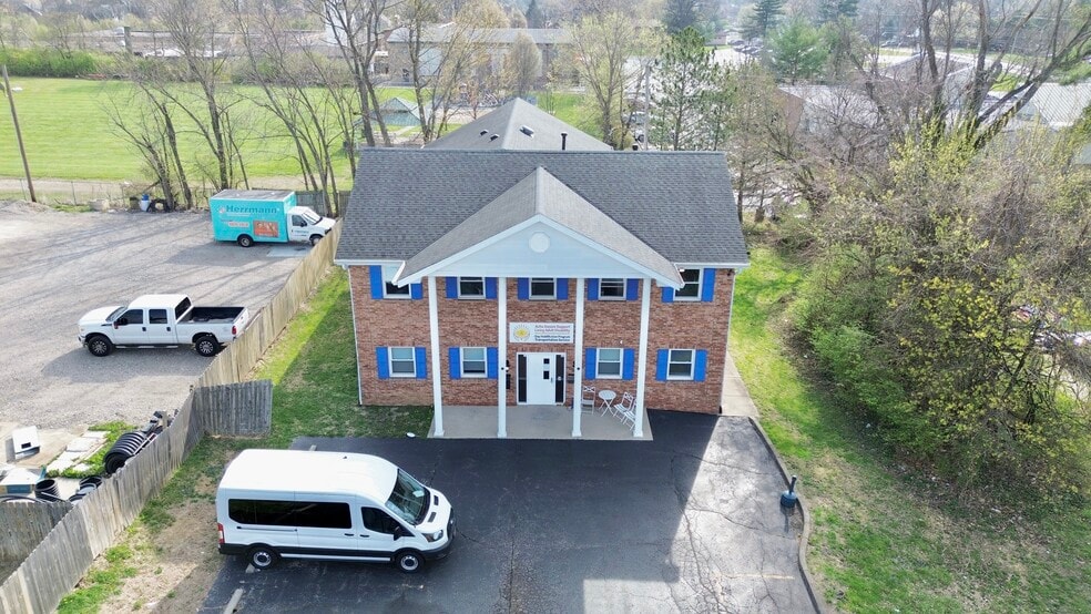 More Photos Of 8240 Clara Ave, Cincinnati Office For Sale