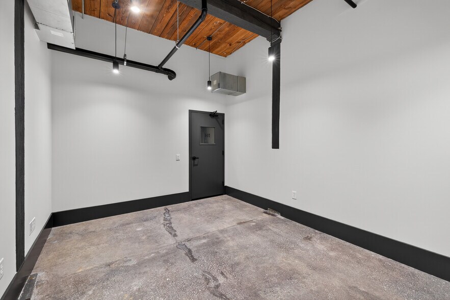 More Photos Of 200 Barrett St, Monroe Warehouse For Lease