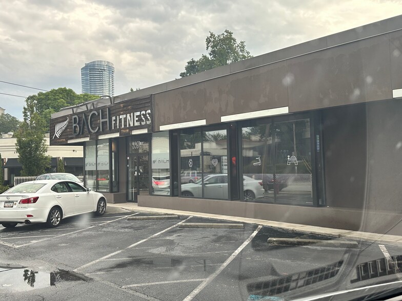 More Photos Of 3097 Piedmont Rd NE, Atlanta Freestanding For Lease