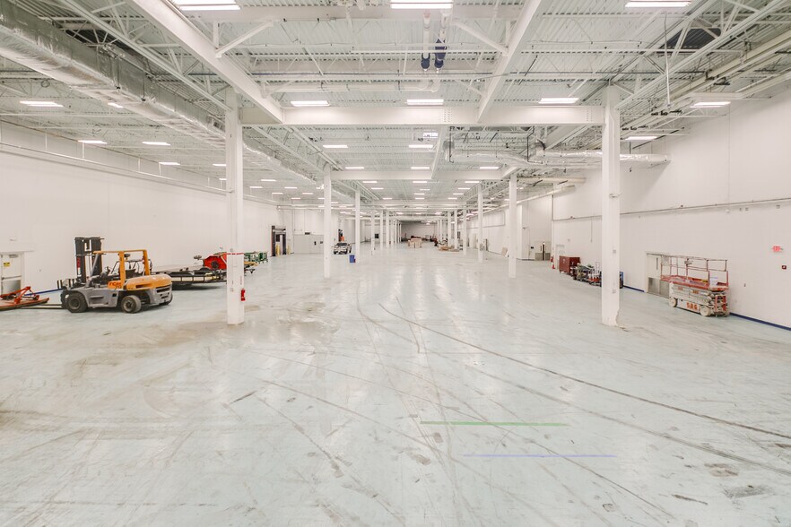 More Photos Of 1 Corporate Woods Dr, Bridgeton Distribution For Sale