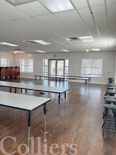 More Photos Of 605 Americana Blvd, Boise Storefront Retail Office For Lease