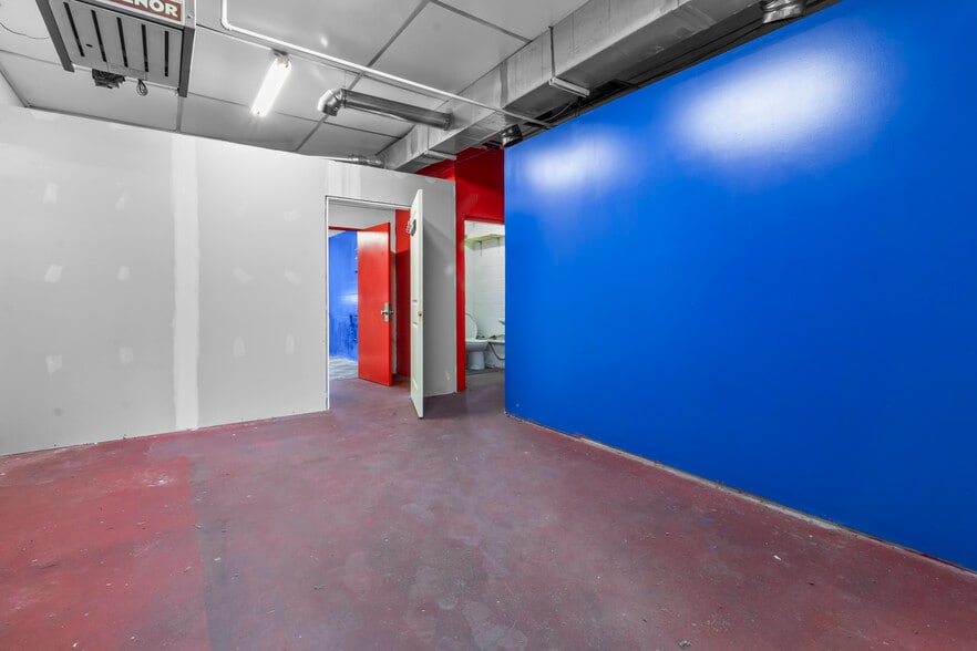 More Photos Of 444 N Holmes Ave, Indianapolis Warehouse For Sale