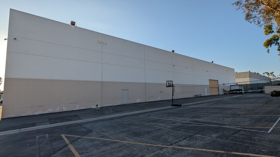 More Photos Of 19060 S Dominguez Hills Dr, Compton Warehouse For Sale