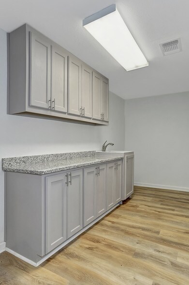 More Photos Of 2527 Fm 691, Denison Medical For Sale