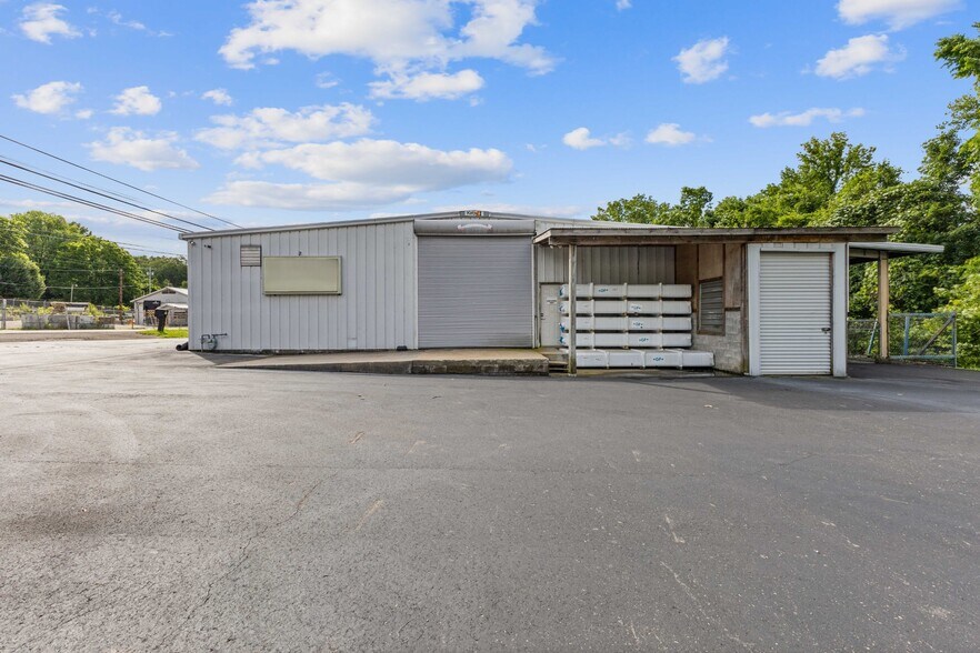 More Photos Of 1094 N Main St, Ashland City Light Manufacturing For Sale