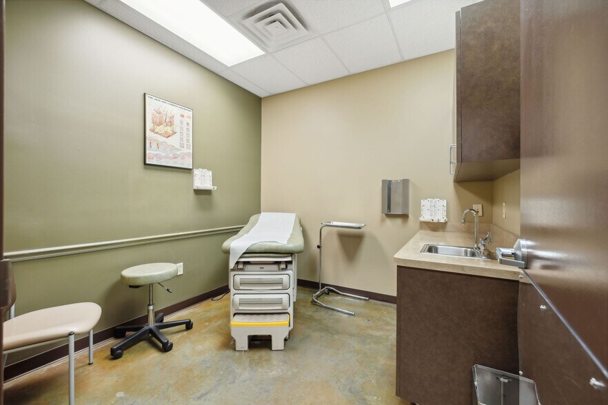 More Photos Of 3040 Business Park Cir, Goodlettsville Medical For Lease