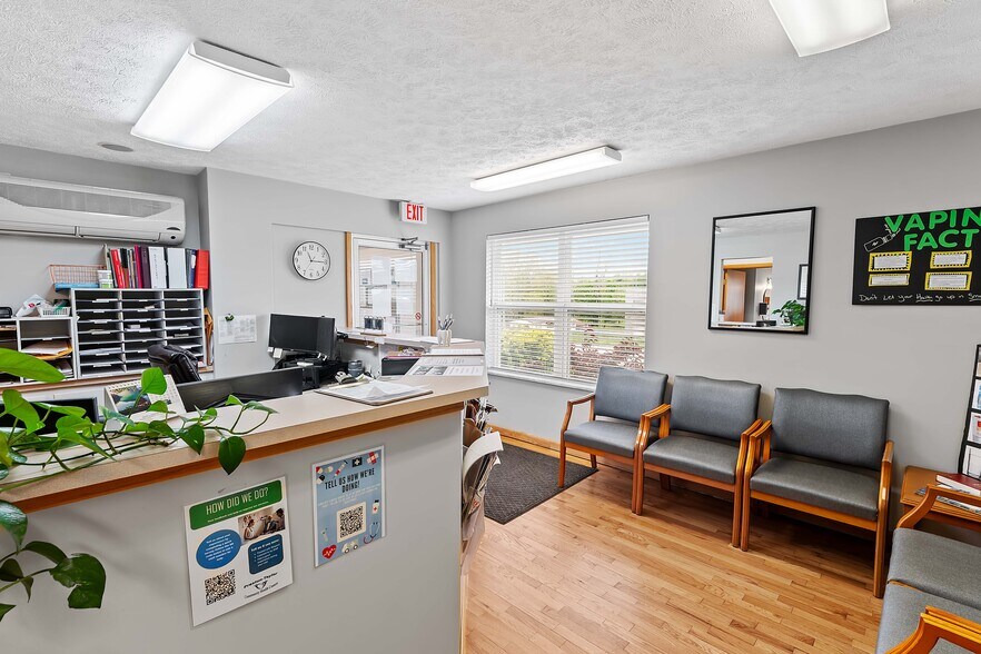 More Photos Of 711 N Pike St, Grafton Office For Sale