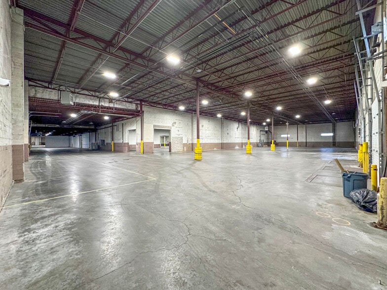 More Photos Of 5 Fisher St, Franklin Warehouse For Lease