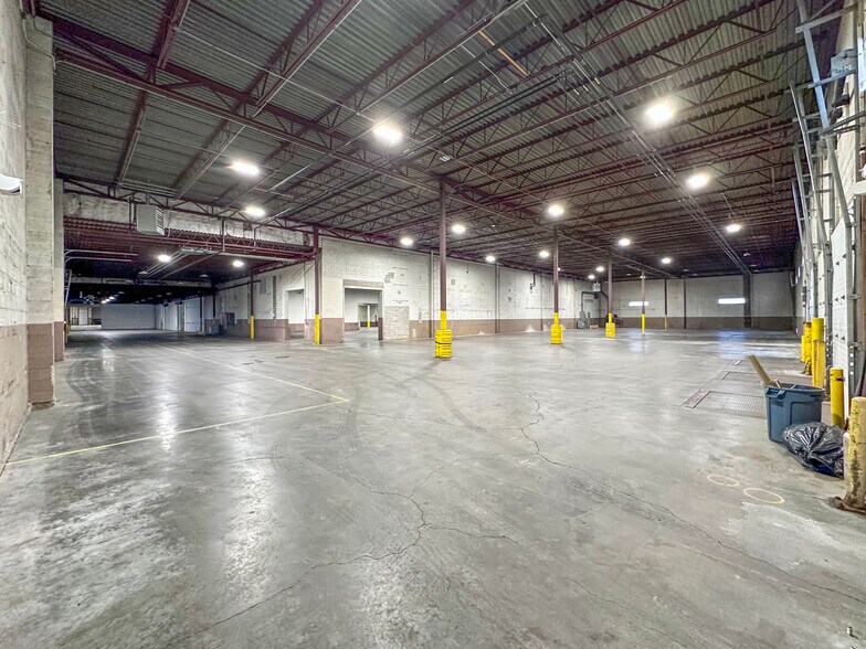 More Photos Of 5 Fisher St, Franklin Warehouse For Lease