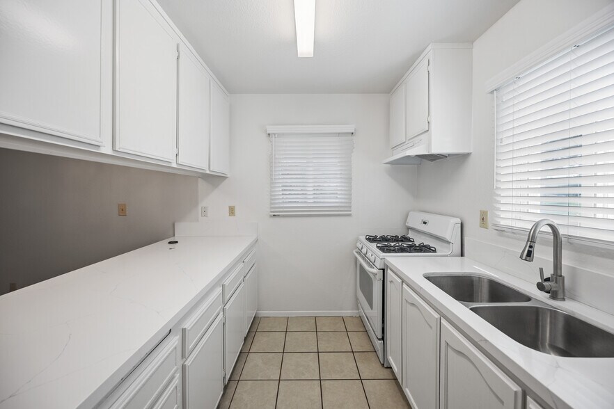 More Photos Of 508 W Imperial Ave, El Segundo Apartments For Sale