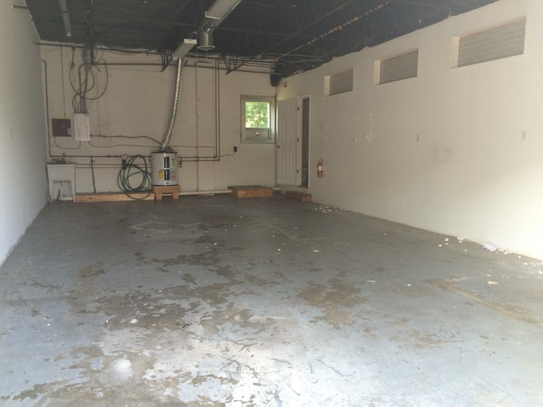 More Photos Of 145 New St, Decatur Warehouse For Lease