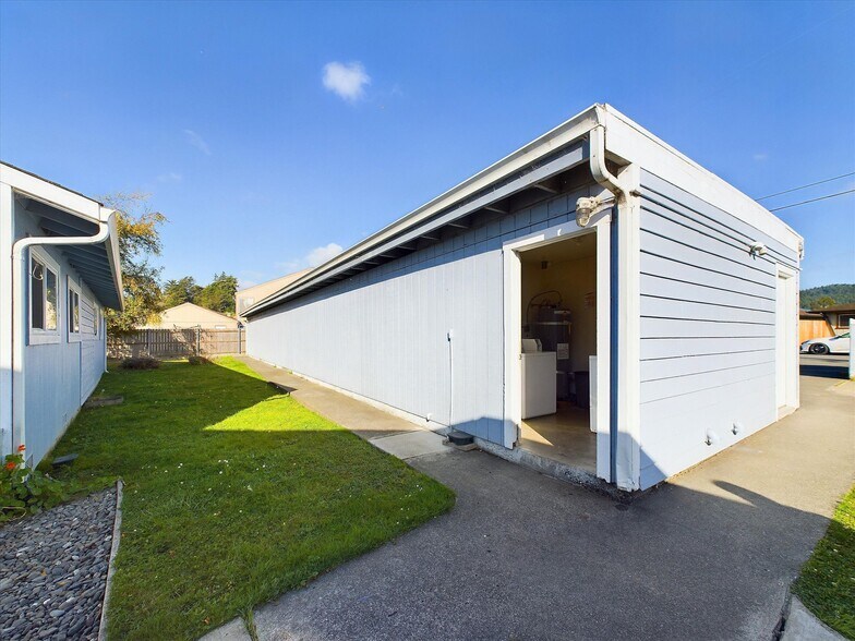 More Photos Of 3002-3016 Smith Ln, Fortuna Apartments For Sale