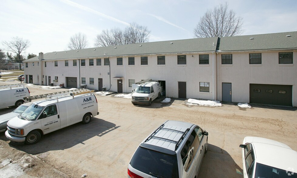 More Photos Of 70 Oakwood Dr, Glastonbury Light Manufacturing For Lease