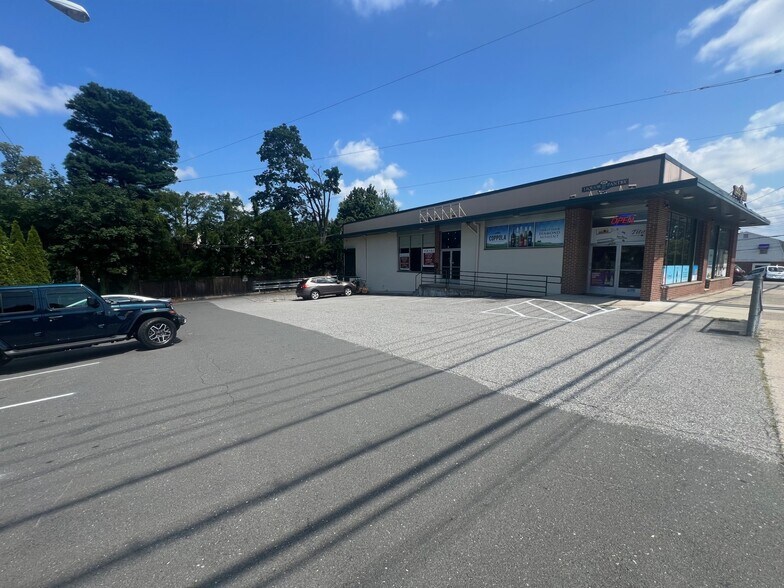 More Photos Of 800-808 E Boston Post Rd, Mamaroneck Storefront For Lease