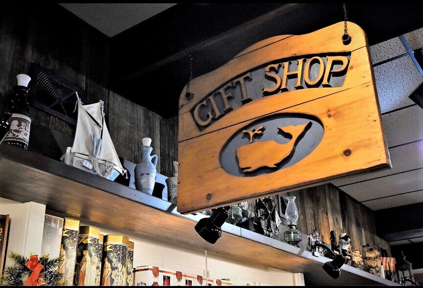 More Photos Of 113 Lockport St, Youngstown General Retail For Sale