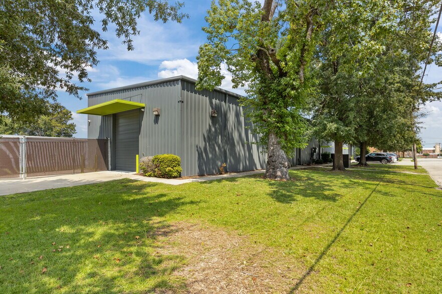 More Photos Of 1150 S Greene St, Greenville Distribution For Lease