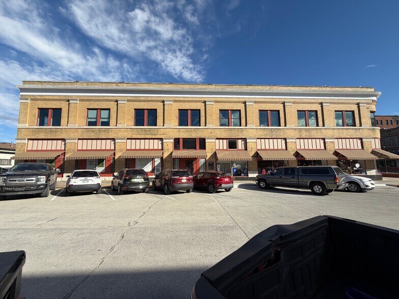 More Photos Of 5 N Park St, Sapulpa Storefront For Lease