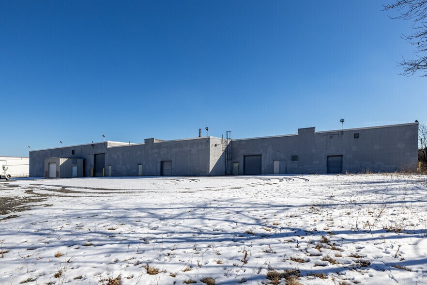 More Photos Of 343 Murray Hill Pky, East Rutherford Manufacturing For Lease