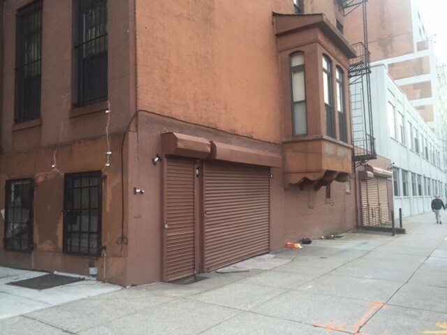 More Photos Of 516 Carlton Ave, Brooklyn Storefront Retail Office For Lease