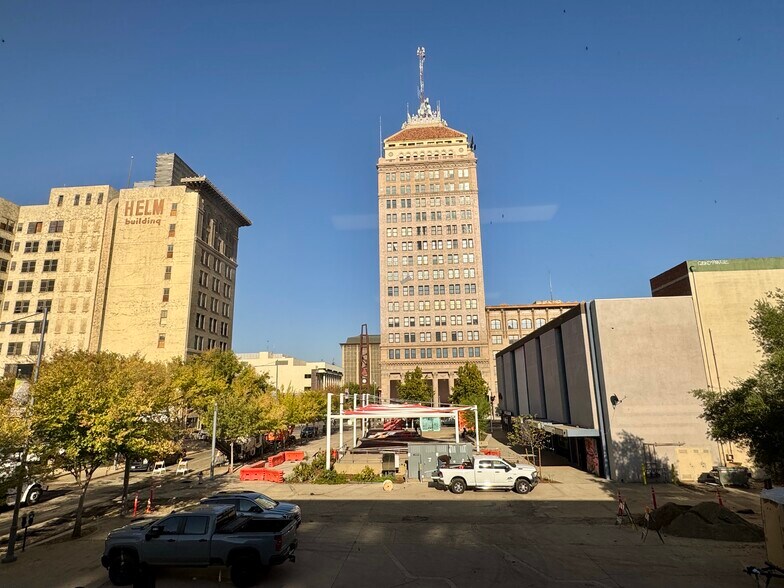 More Photos Of 1900 Mariposa Mall, Fresno Office For Lease