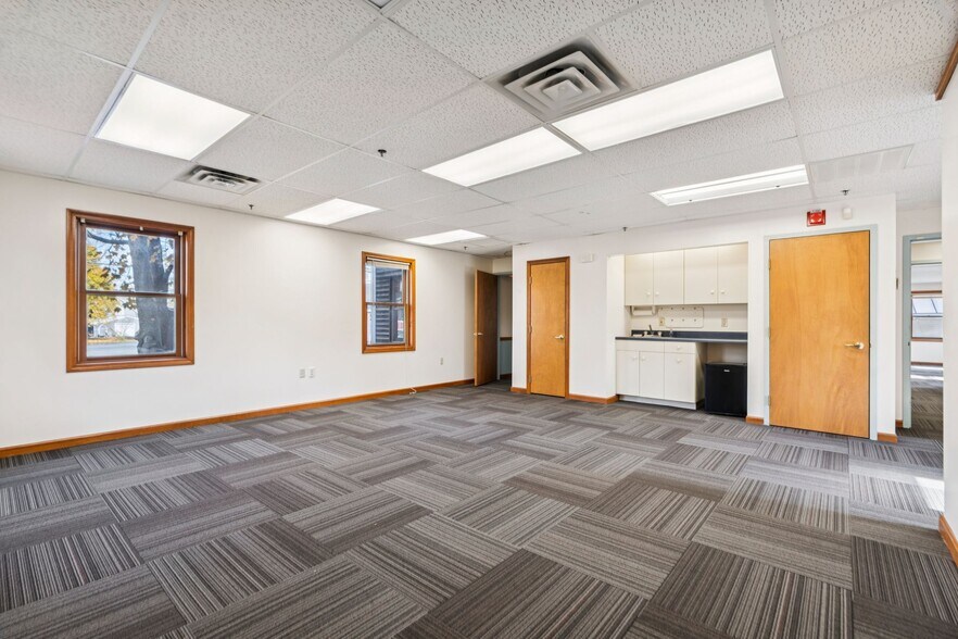 More Photos Of 61 Depot St, White River Junction Office For Sale