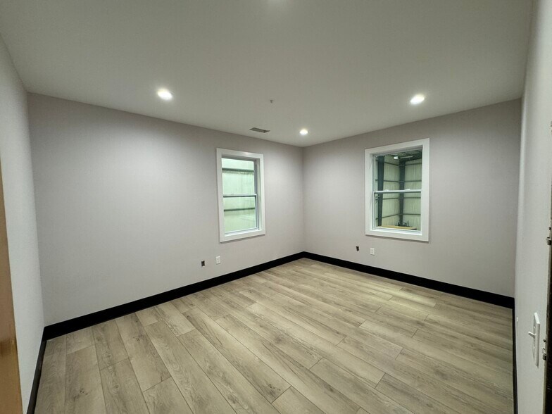 More Photos Of 61 Toto Creek Park Rd, Dawsonville Warehouse For Sale