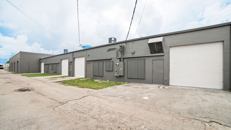 More Photos Of 44 SE 9th St, Deerfield Beach Warehouse For Sale