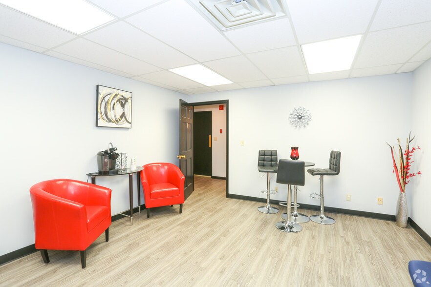 More Photos Of 10144 N Port Washington Rd, Mequon Loft Creative Space For Lease