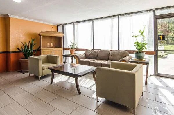 More Photos Of 551 Hwy 58 E, Norton Hotel For Sale