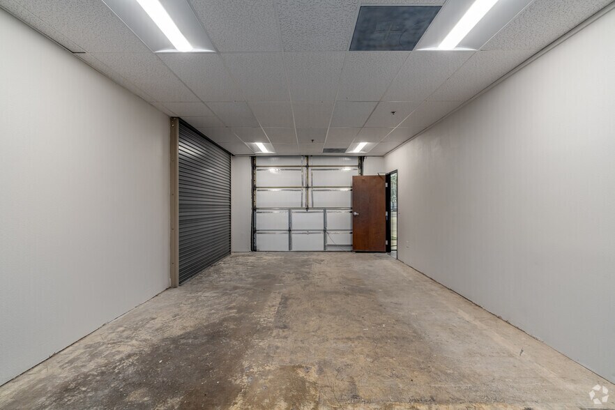 More Photos Of 2020 Rutland Dr, Austin Unknown For Lease