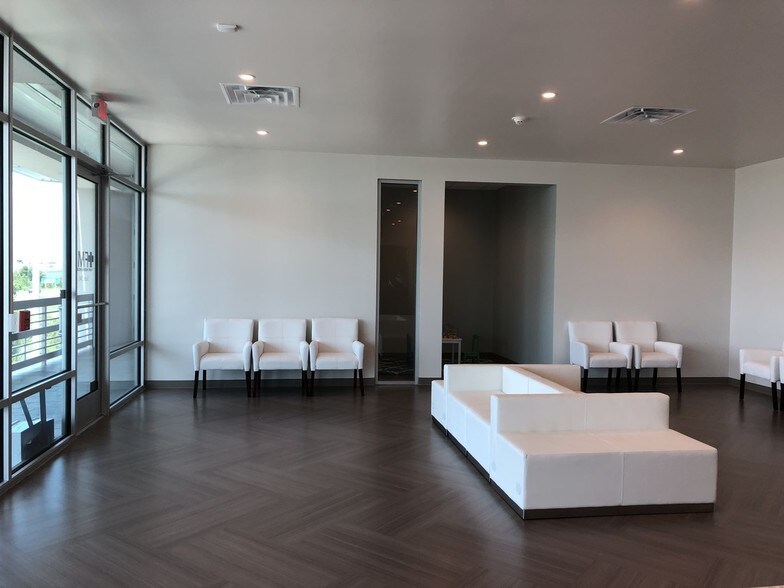 More Photos Of 21800 Katy Fwy, Katy Office For Lease