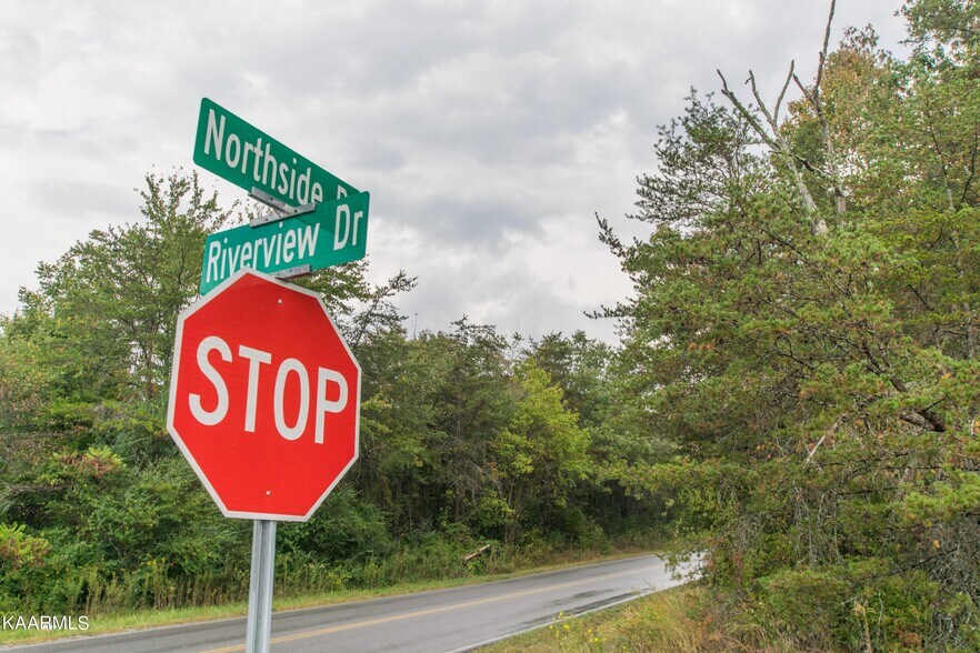 More Photos Of N Main St @ Crossroads Drive, Crossville Land For Sale