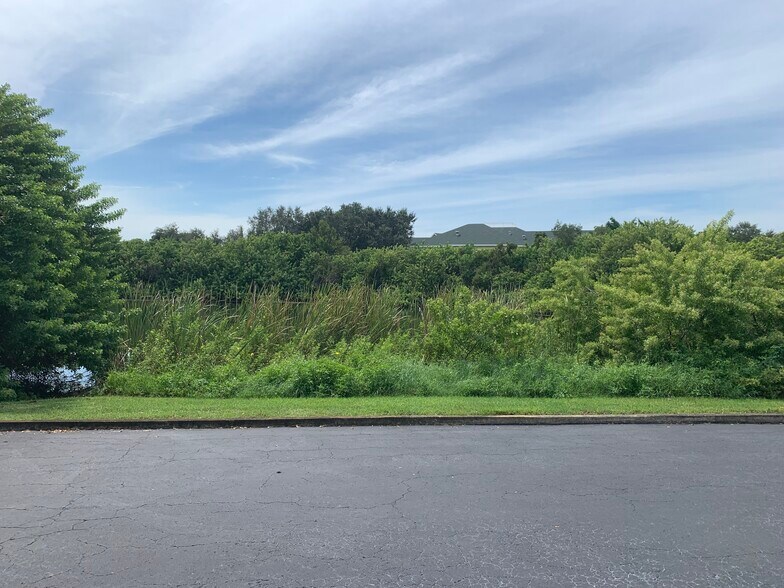 More Photos Of 6740 Crosswinds Dr, Saint Petersburg Coworking Space