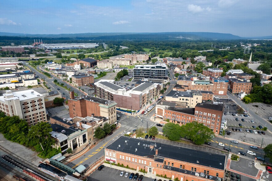 More Photos Of 240 State St, Schenectady Apartments For Lease