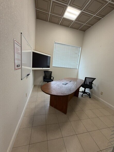 More Photos Of 7228 Bandera Rd, San Antonio Storefront Retail Office For Lease