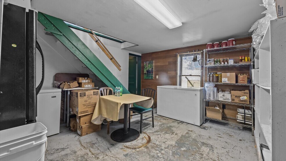 More Photos Of 412 Park Ave, Rifle Restaurant For Sale
