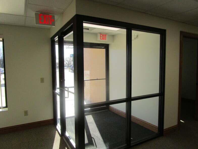 More Photos Of 1807 E Mary St, Garden City Office For Lease