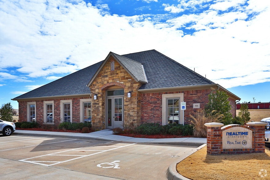 More Photos Of 920 NW 139th Street Pky, Oklahoma City Office For Lease