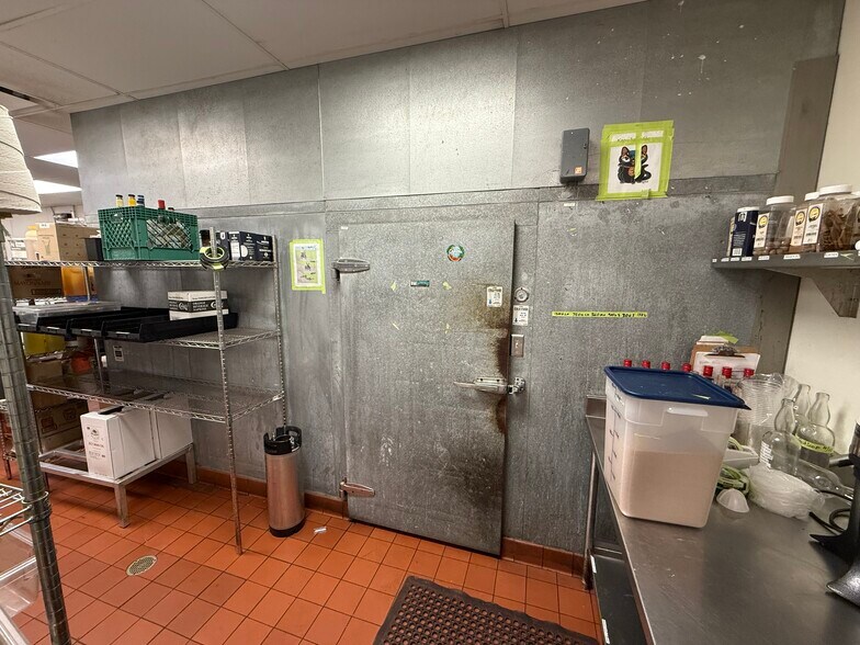 More Photos Of 132 Keller St, Petaluma Restaurant For Sale