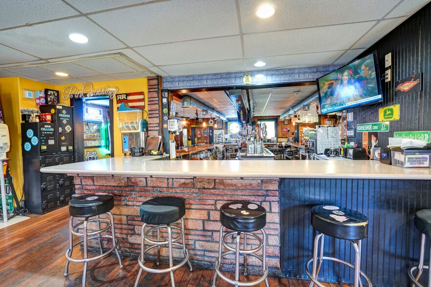 More Photos Of 36 Railroad St, Linfield Restaurant For Sale